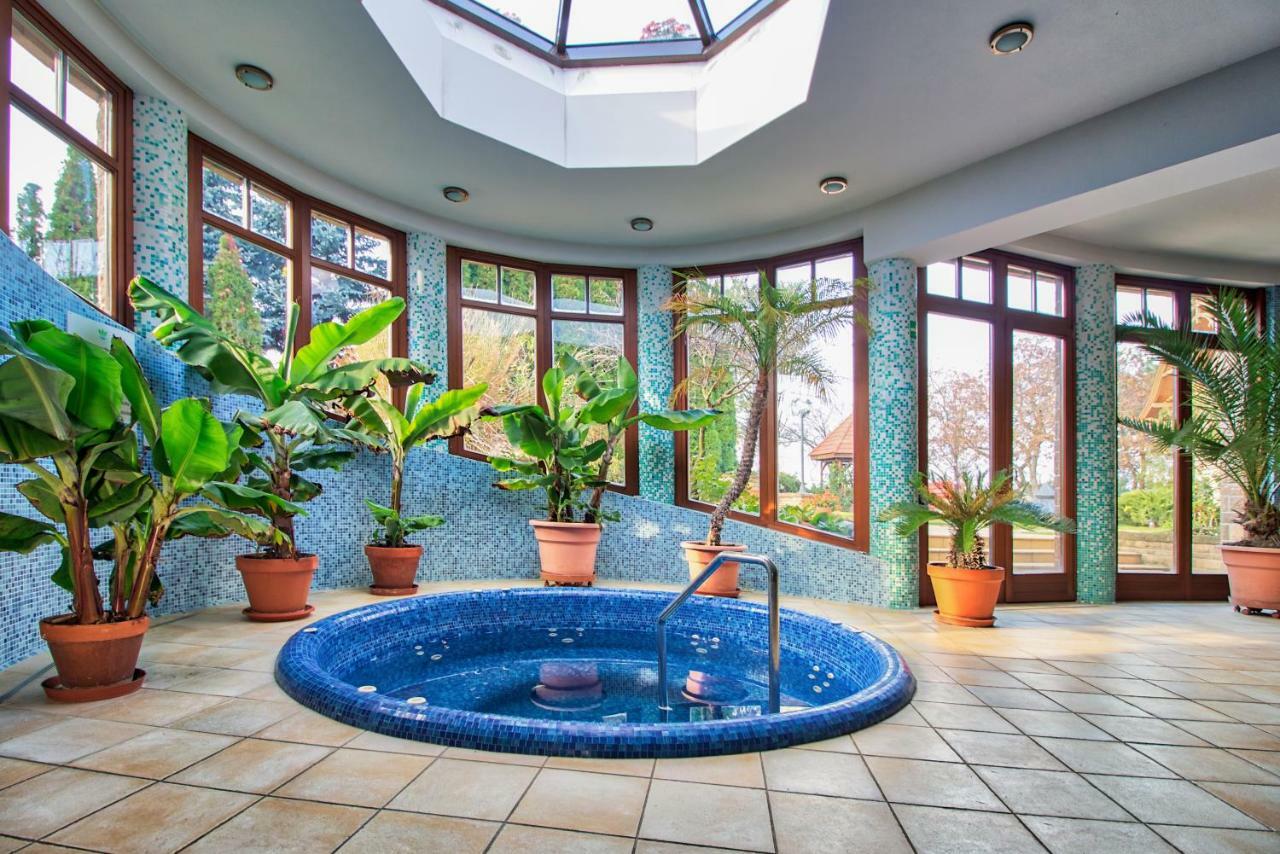 Palazzo Wellness Villa Еґер Екстер'єр фото